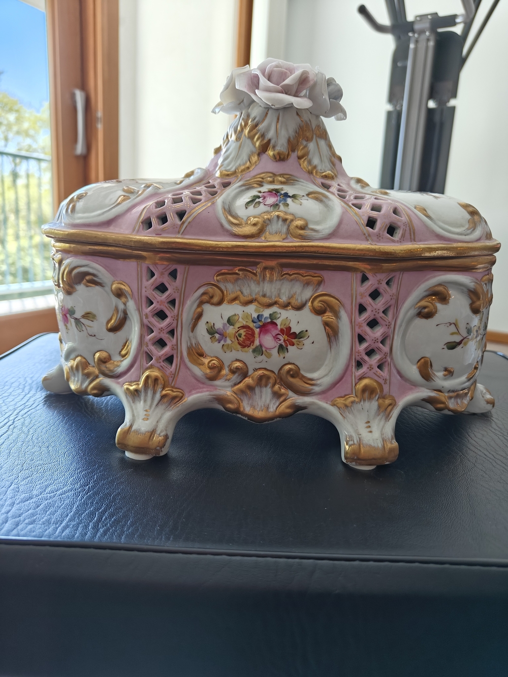 Sorelle Porcelain Floral Keepsake Box